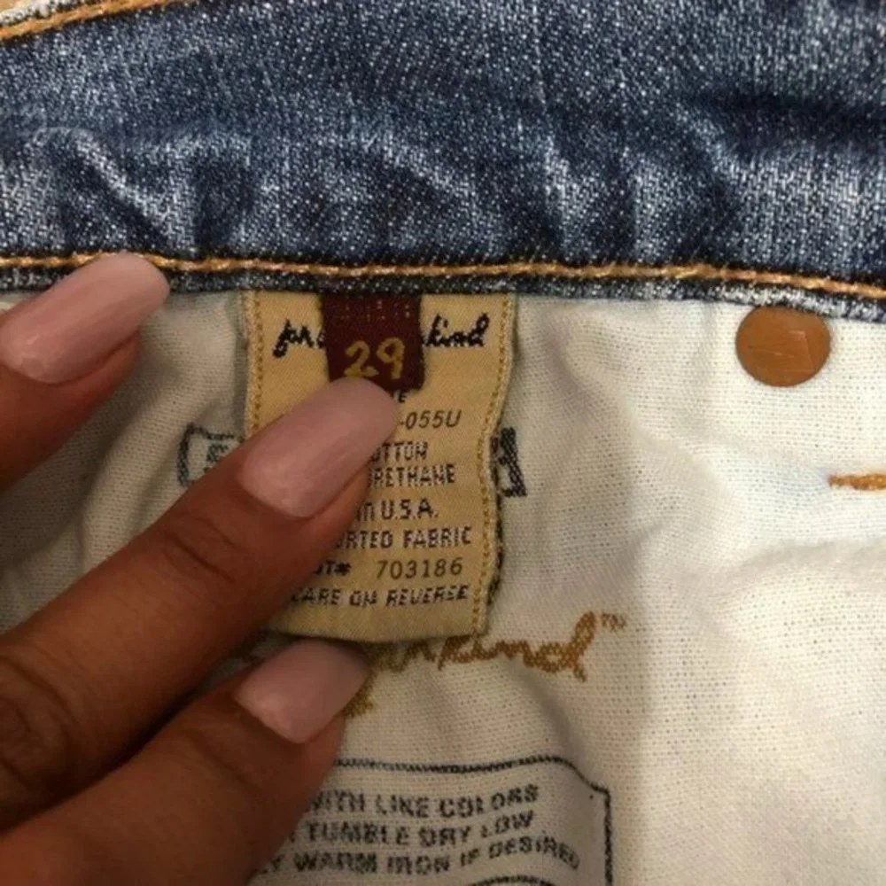 7 for All Mankind "Boy Cut" 4-Button Fly Bootcut Jeans Size 29 - Picture 11 of 11